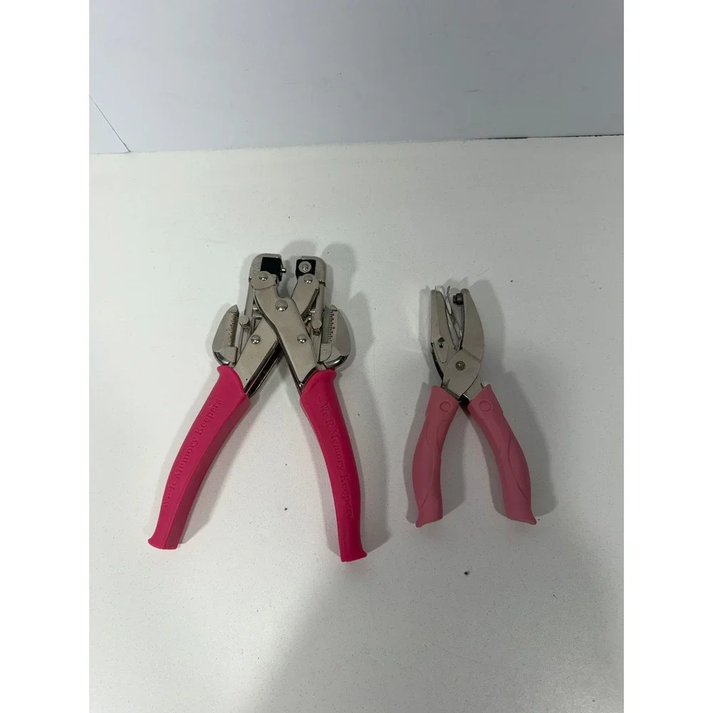 We R Memory Keepers Crop-A-Dile Eyelet Setter and Hole Punch Tool Set Pink